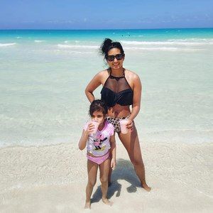 Meet your Posher, Alia